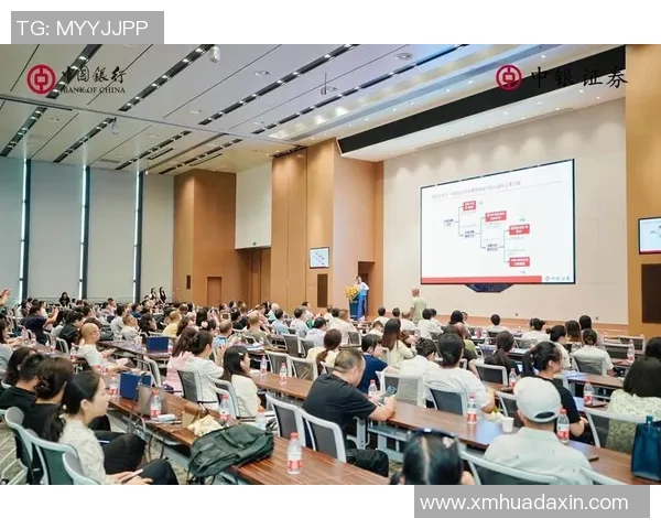 英超战术解析与重庆篮球队配合策略的深度对比分析 英超战术解析与重庆篮球队配合策略的深度对比分析