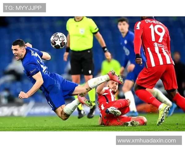 南京篮球队在世锦赛中的配合表现与欧冠足球的精彩对比分析 南京篮球队在世锦赛中的配合表现与欧冠足球的精彩对比分析